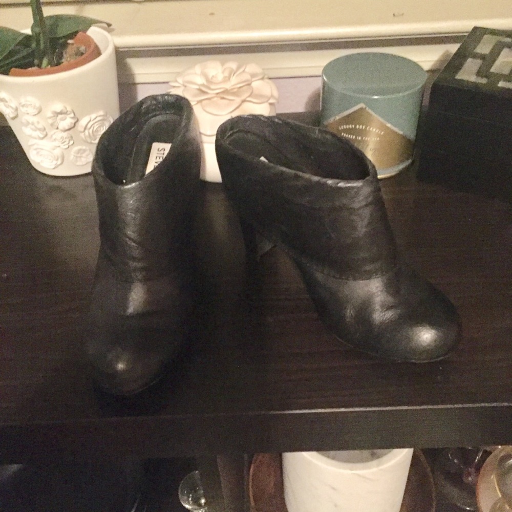 Steve Madden fold over leather booties.